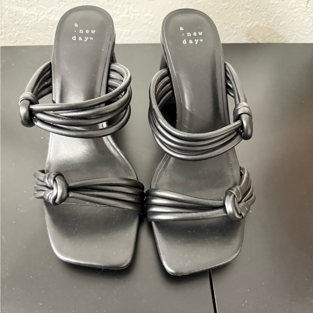 Block Heal Sandals